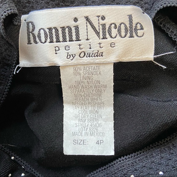 Ronni Nicole Formal Dress with Built In Bra New Size 4 Petite - Picture 10 of 16